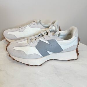 🔥New Balance Women’s White and Gray Athletic Shoes Size 7🔥